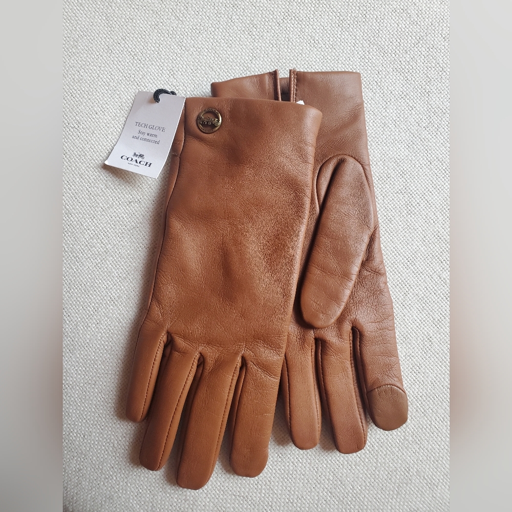 COACH NWT Leather Horse and Carriage Tech Glove Small
